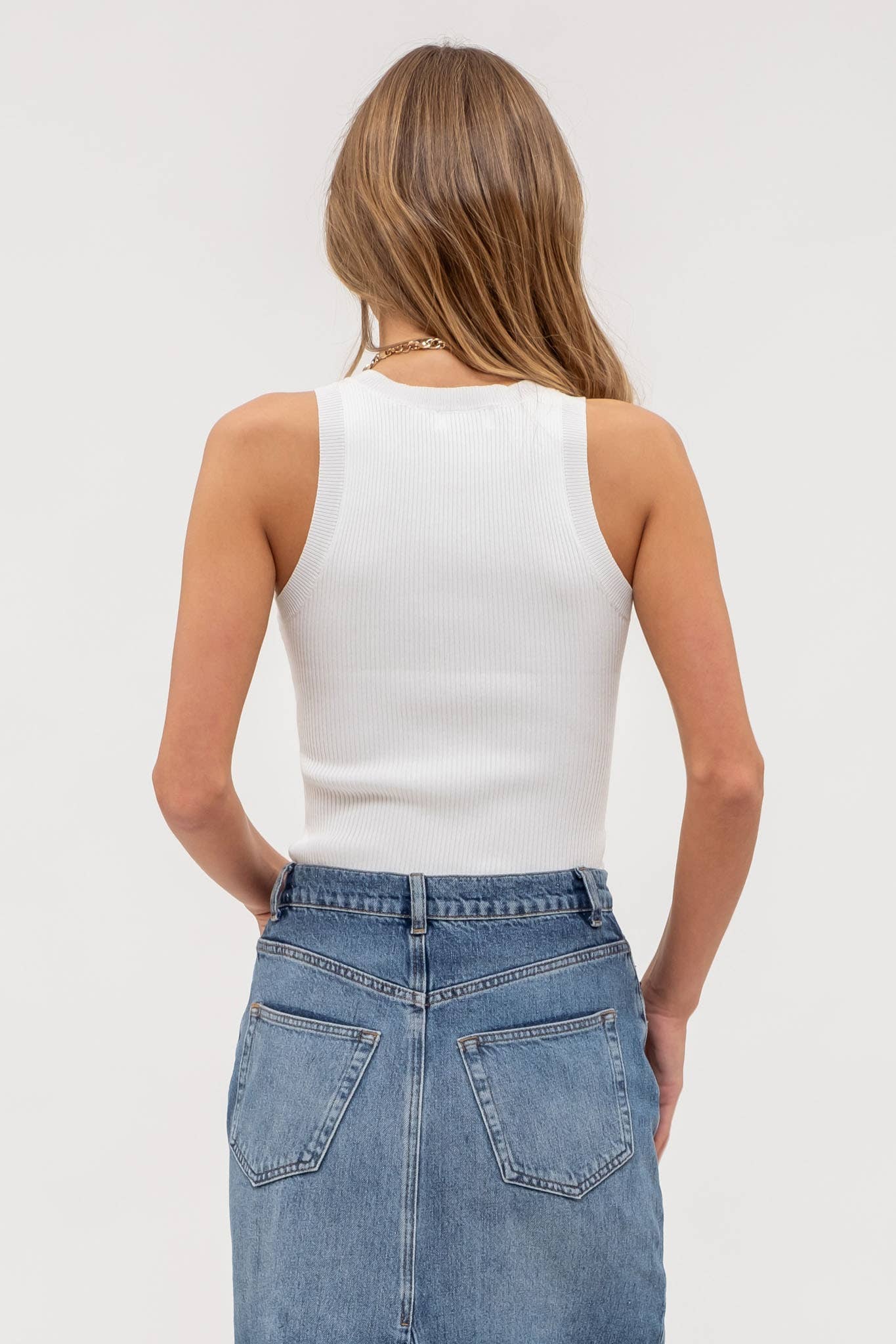 ROUND NECK SWEATER KNIT TANK TOP: WHITE