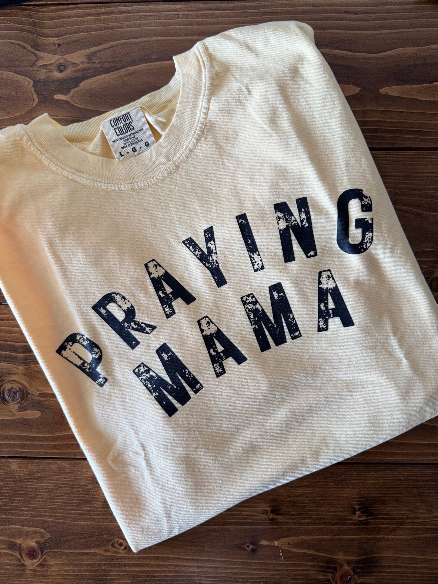 Praying mama tee