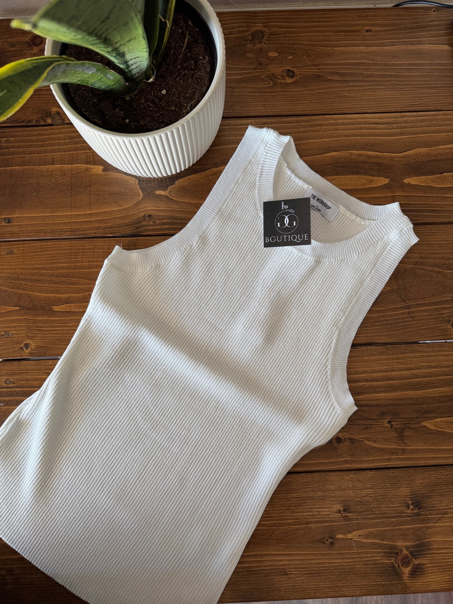 ROUND NECK SWEATER KNIT TANK TOP: WHITE
